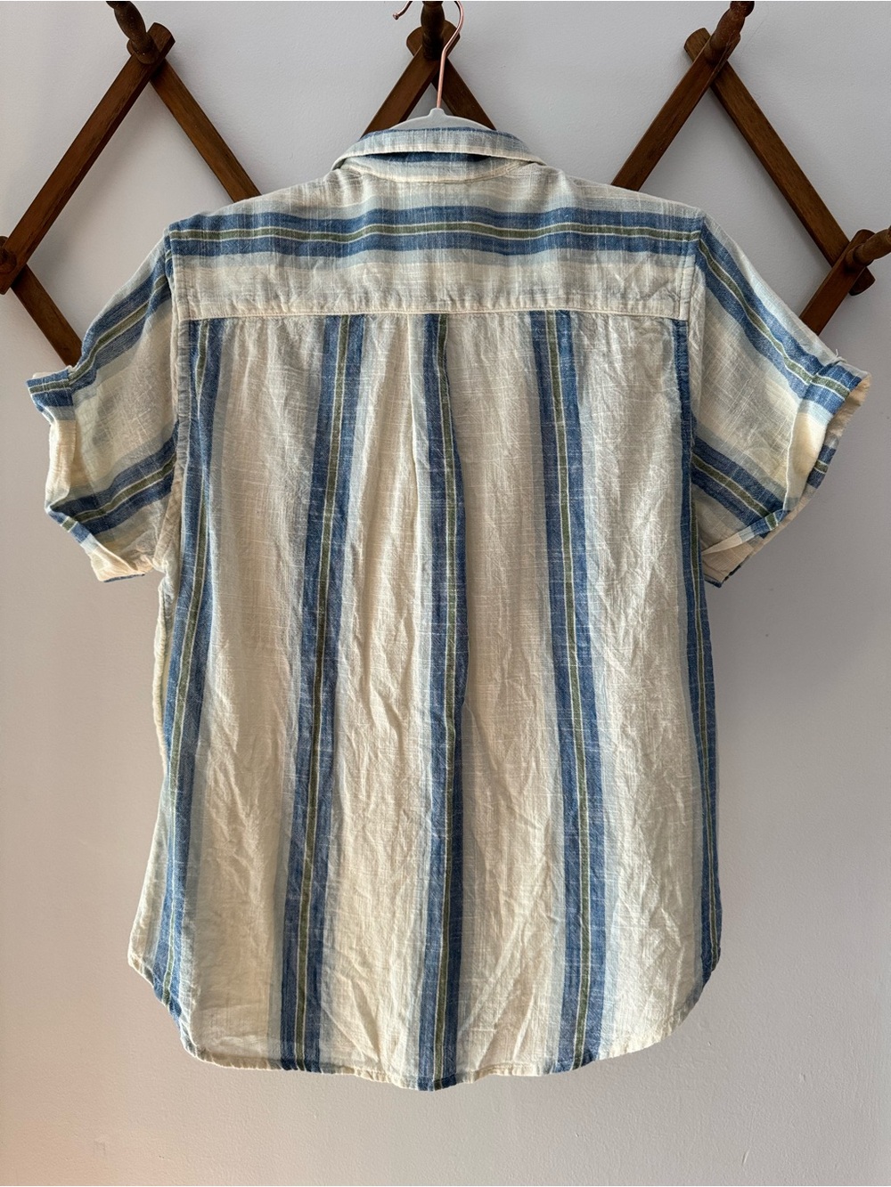 Toad&Co 100% Organic Cotton Cream and Blue Striped Short Sleeve Button-Up Top - Picture 2 of 7
